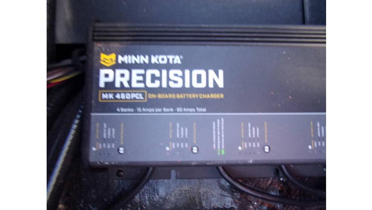 Caymas NEW 2023 CX 19 with a Mercury 225 Pro XS