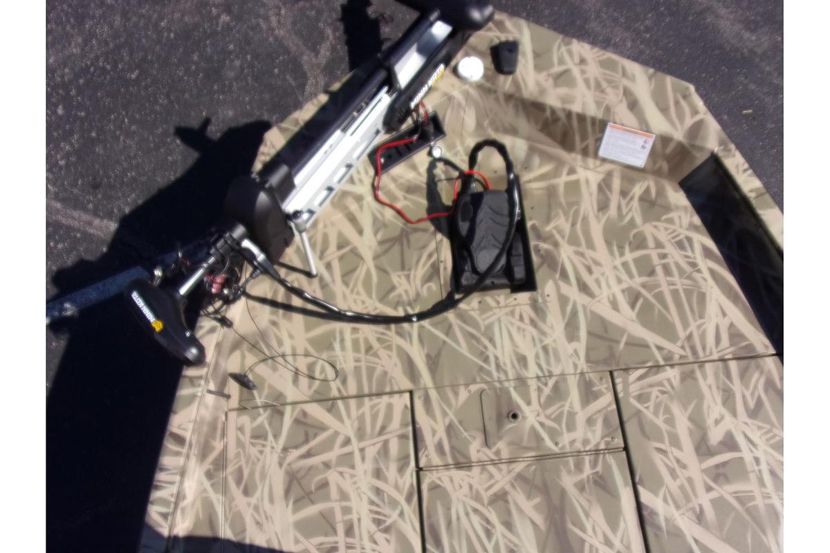 2025 Crestliner XF 189