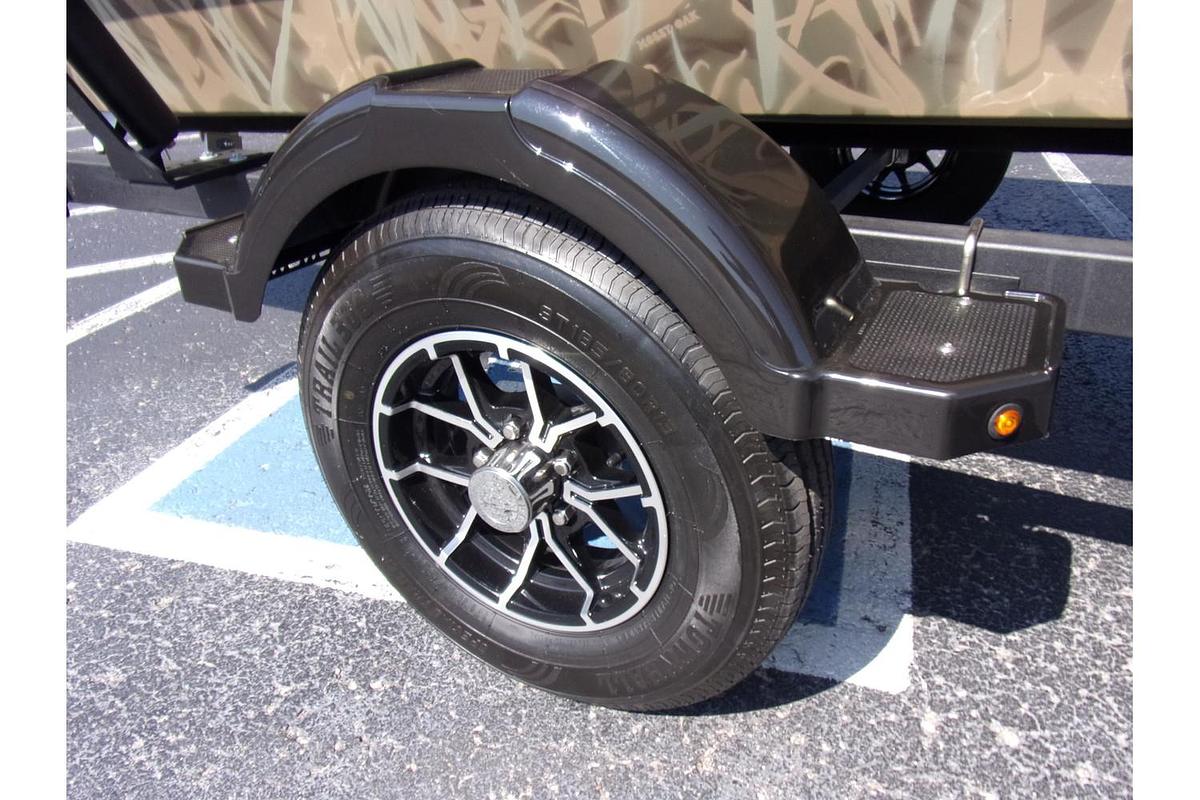 2025 Crestliner 1860 Retriever CC