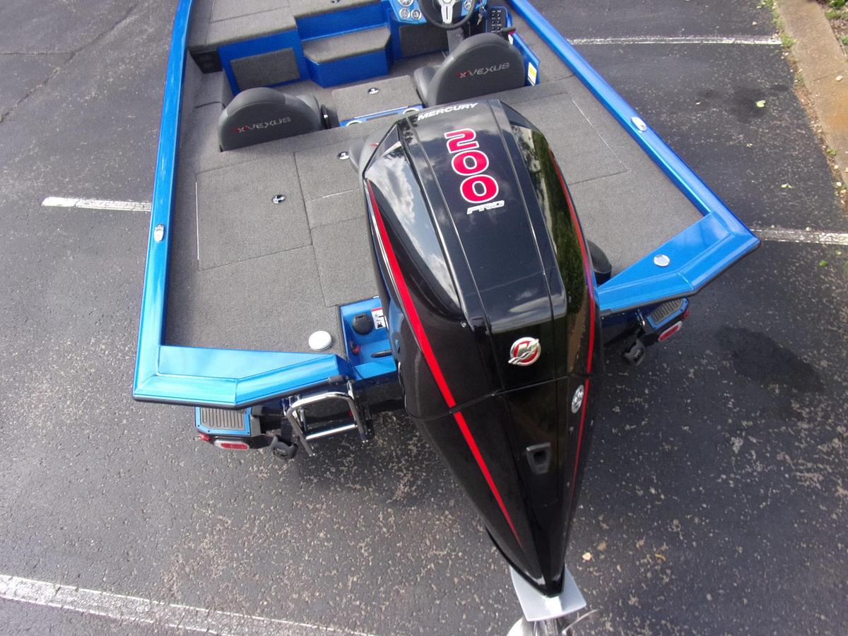 Used 2020 Vexus AVX 2080 with Mercury 200 L Pro XS 4-stroke with only 130 hours