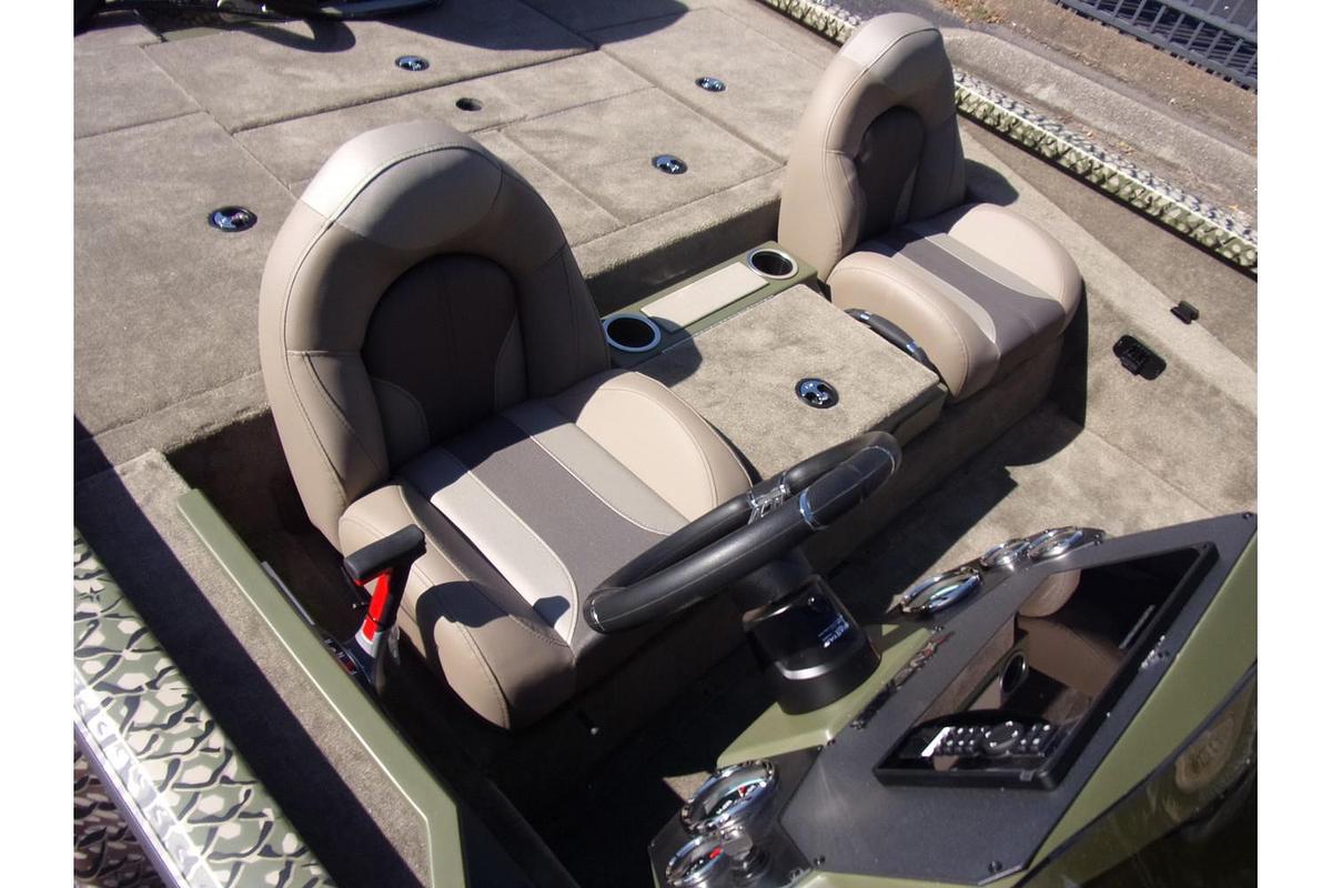 2026 Vexus AVX 1880 with Hex Vex camo