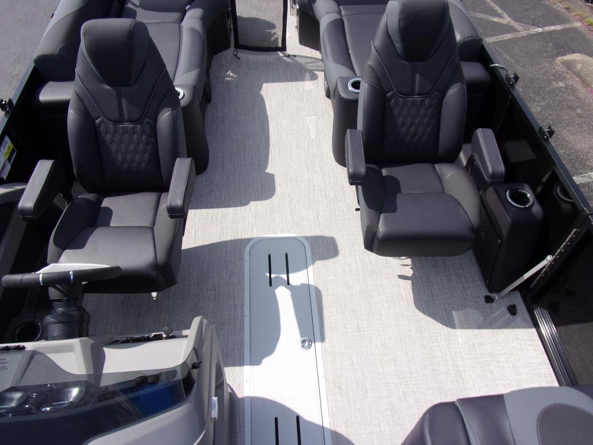 2026 Avalon 23 LSZ Quad Lounger Shift triple log with Suzuki DF 250 SS 4-stroke