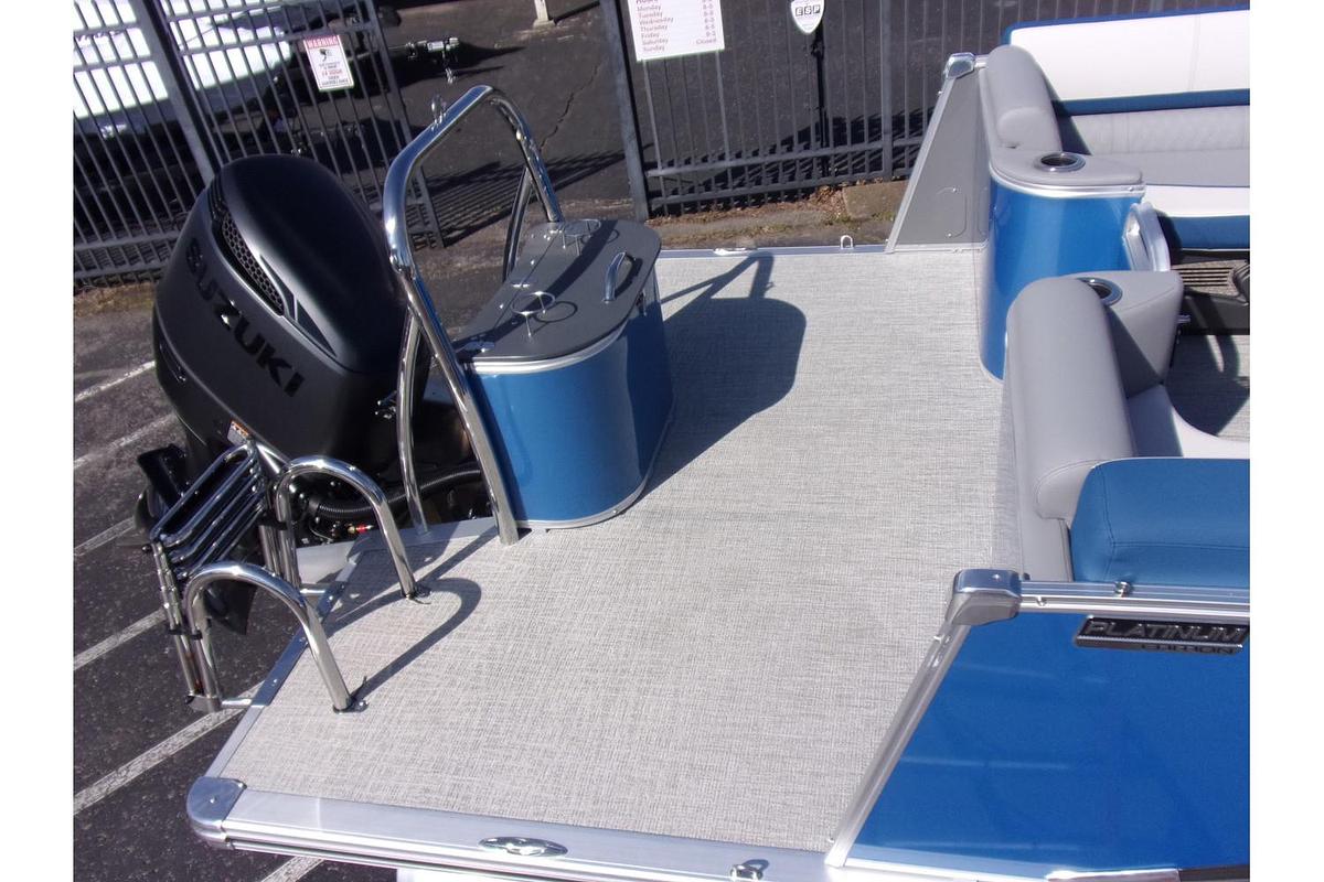 2025 Avalon Catalina 23' Quad Lounger triple log with Suzuki 250