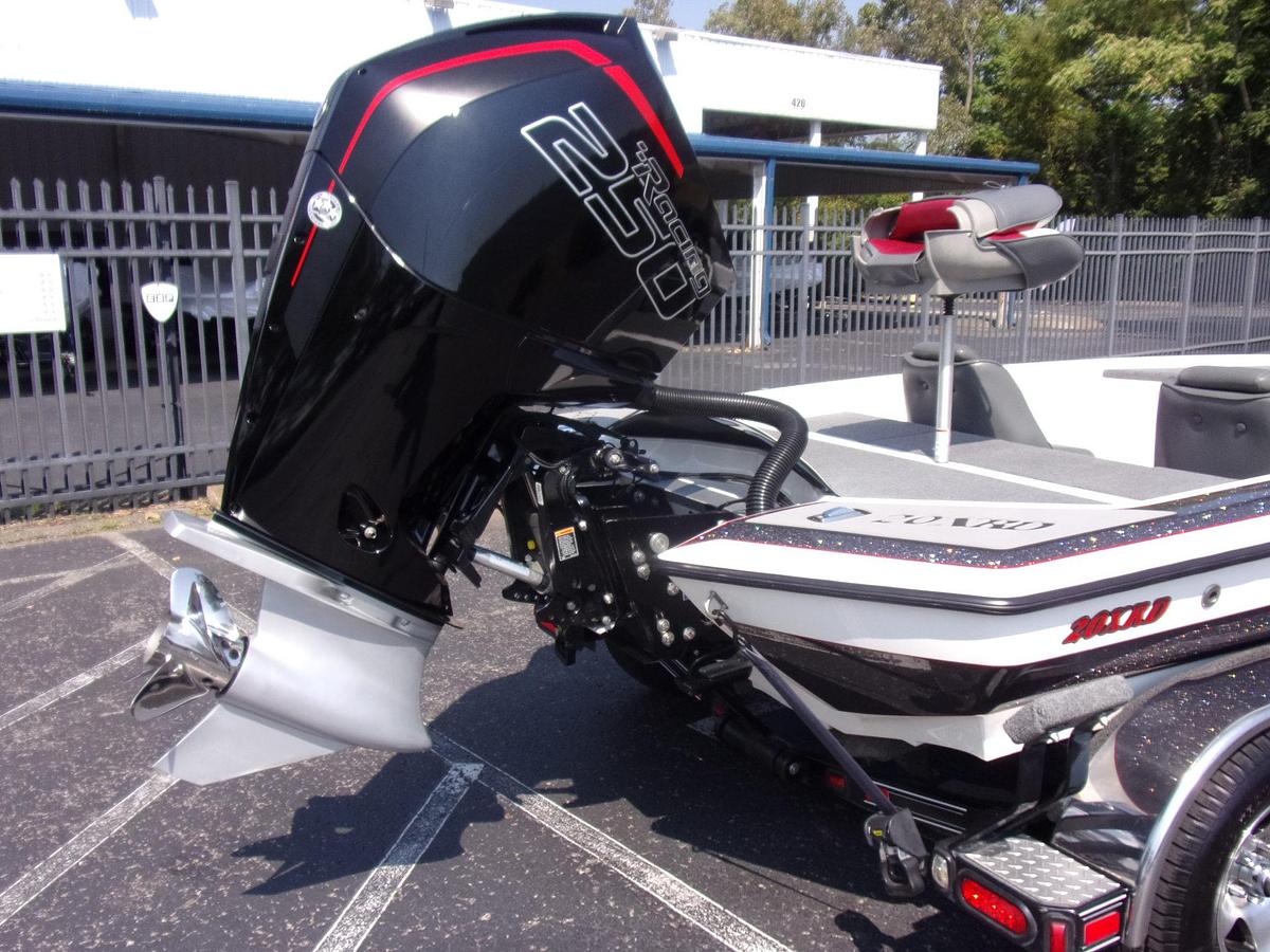 Used 2017 Bullet 20 XRD - with Spot Lock, turret pole, 3 units, Livescope and more