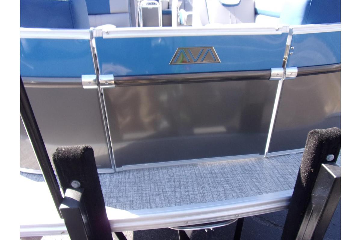 2025 Avalon Catalina 23' Quad Lounger triple log with Suzuki 250