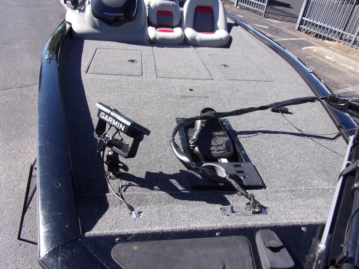 Used 2017 Tracker 175 TXW with Mercury 75 4-stroke, brand new carpet, Garmin 93 SV and Power Pole