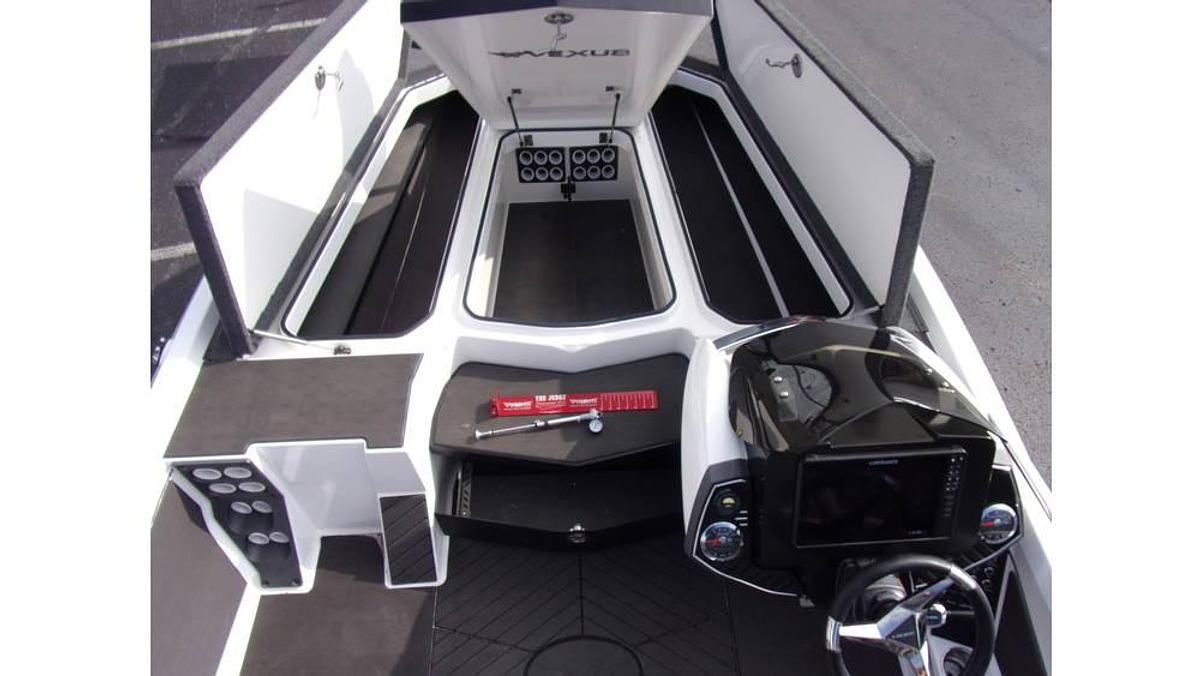 Used 2020 Vexus VX20 with only 30 HOURS!