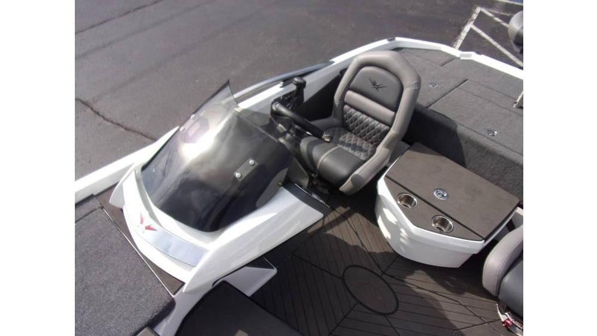 Used 2020 Vexus VX20 with only 30 HOURS!