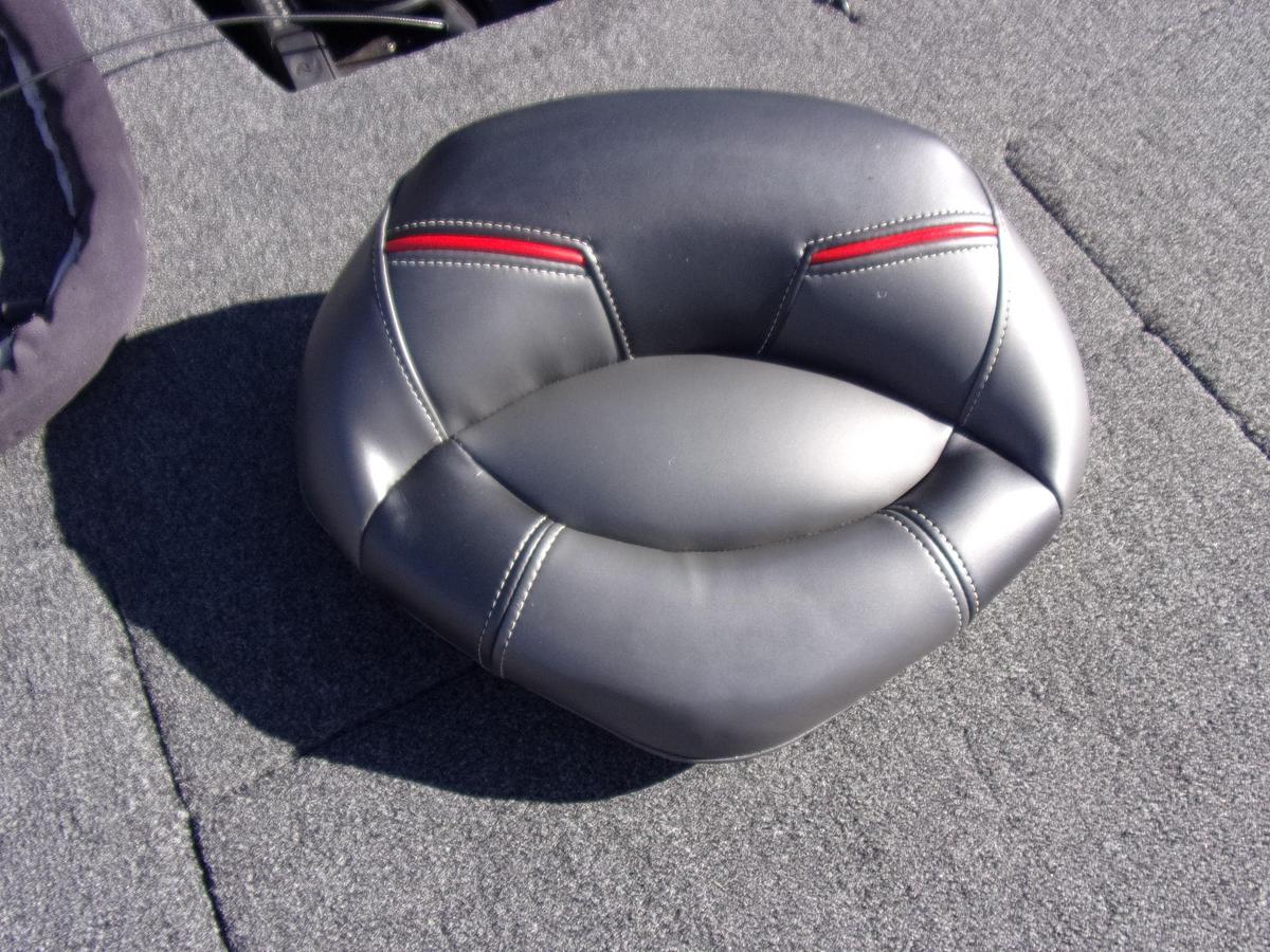 Used 2019 Nitro Z 19 with 200 4-stroke, Spot Lock, 10' Blades, 3 H'Bird units