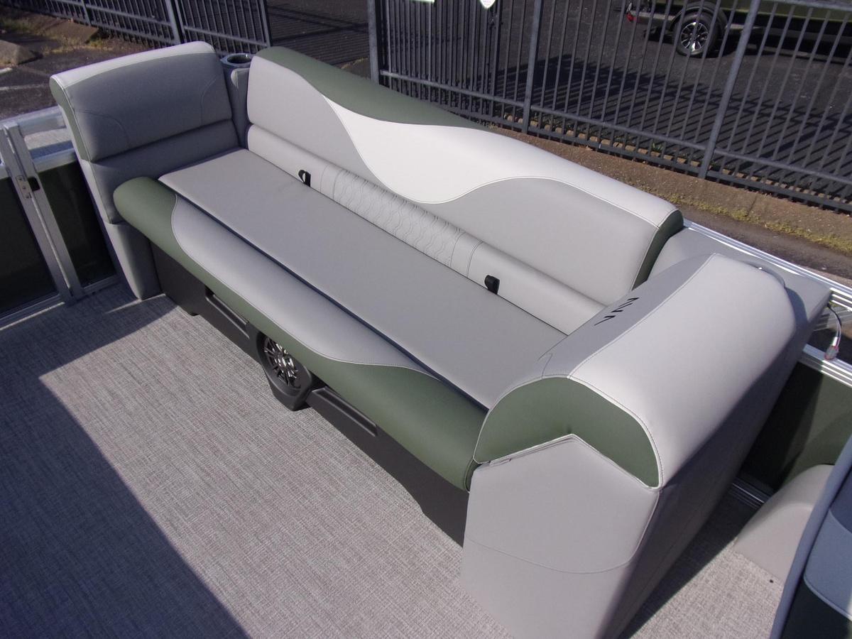 2026 Avalon Venture 85 Quad triple log with trailer