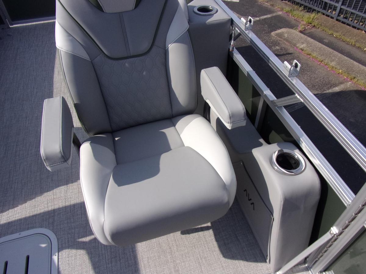 2026 Avalon Venture 85 Quad triple log with trailer