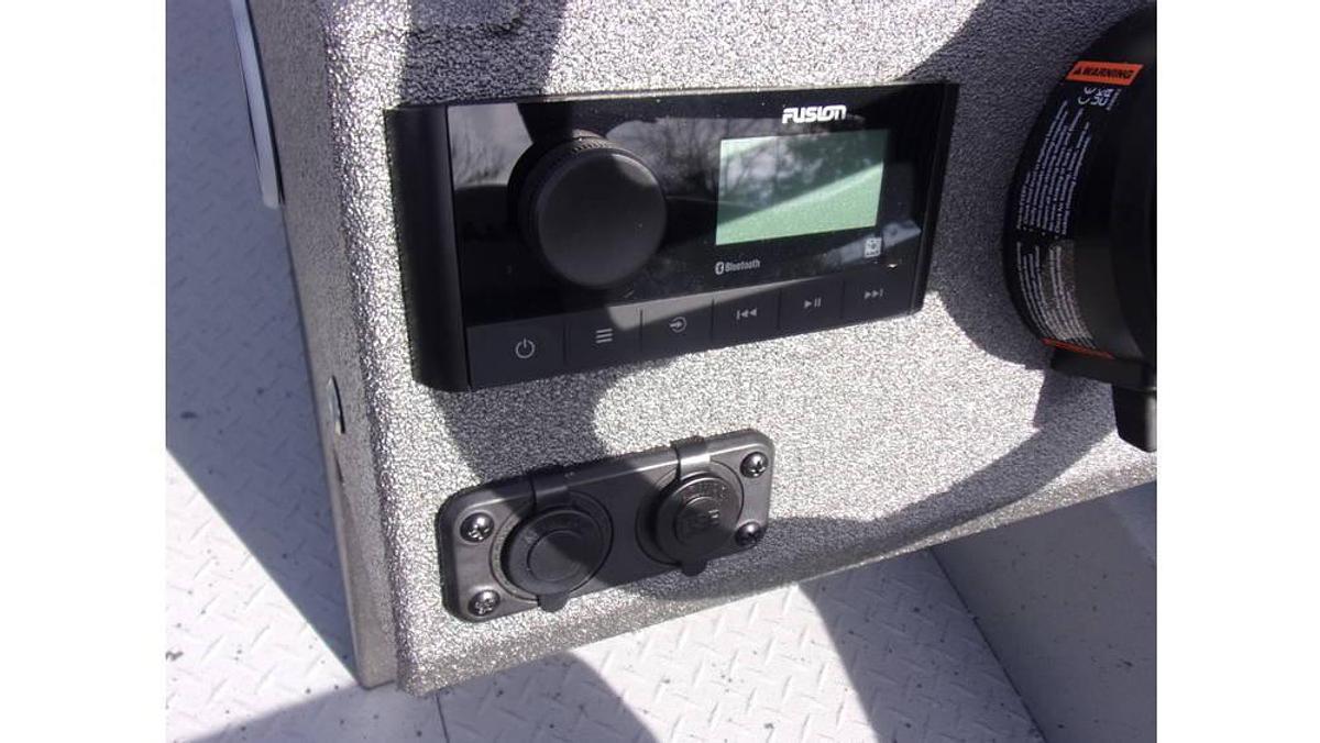 2026 SeaArk Big Easy with Suzuki DF 250 SS