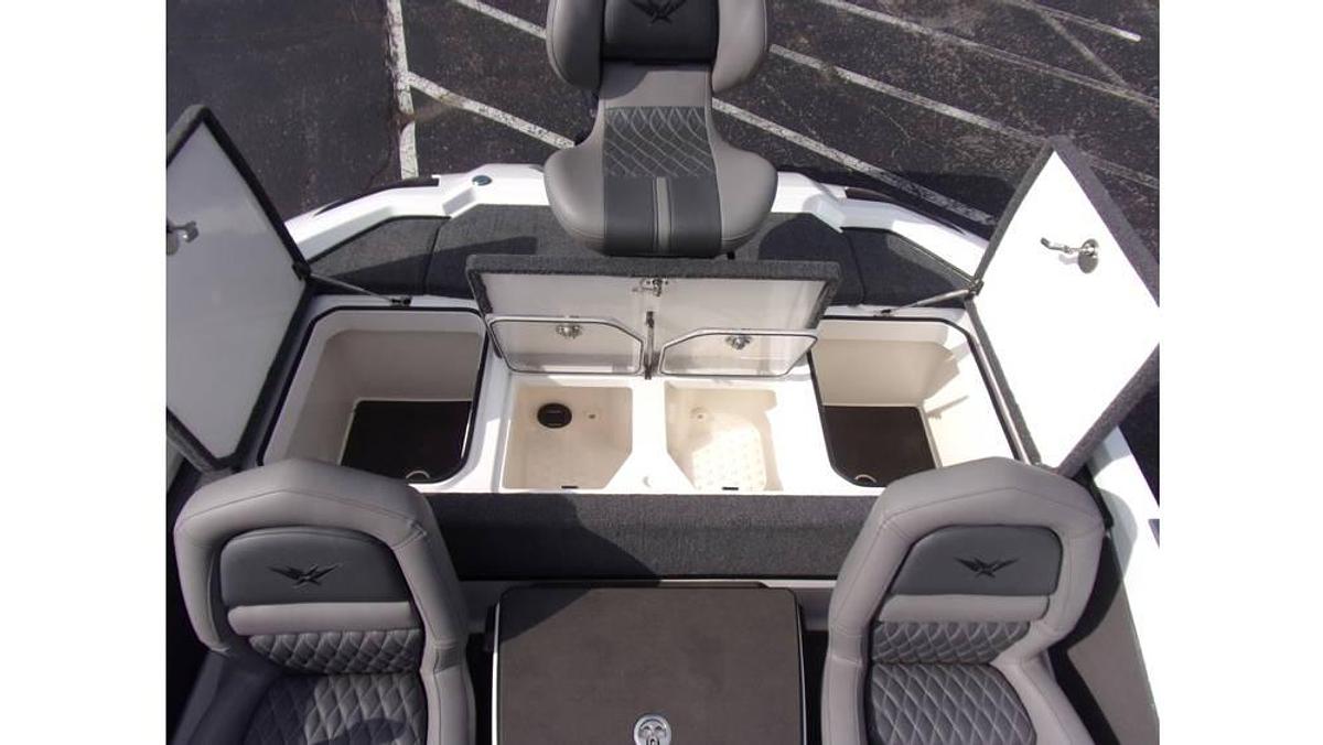 Used 2020 Vexus VX20 with only 30 HOURS!