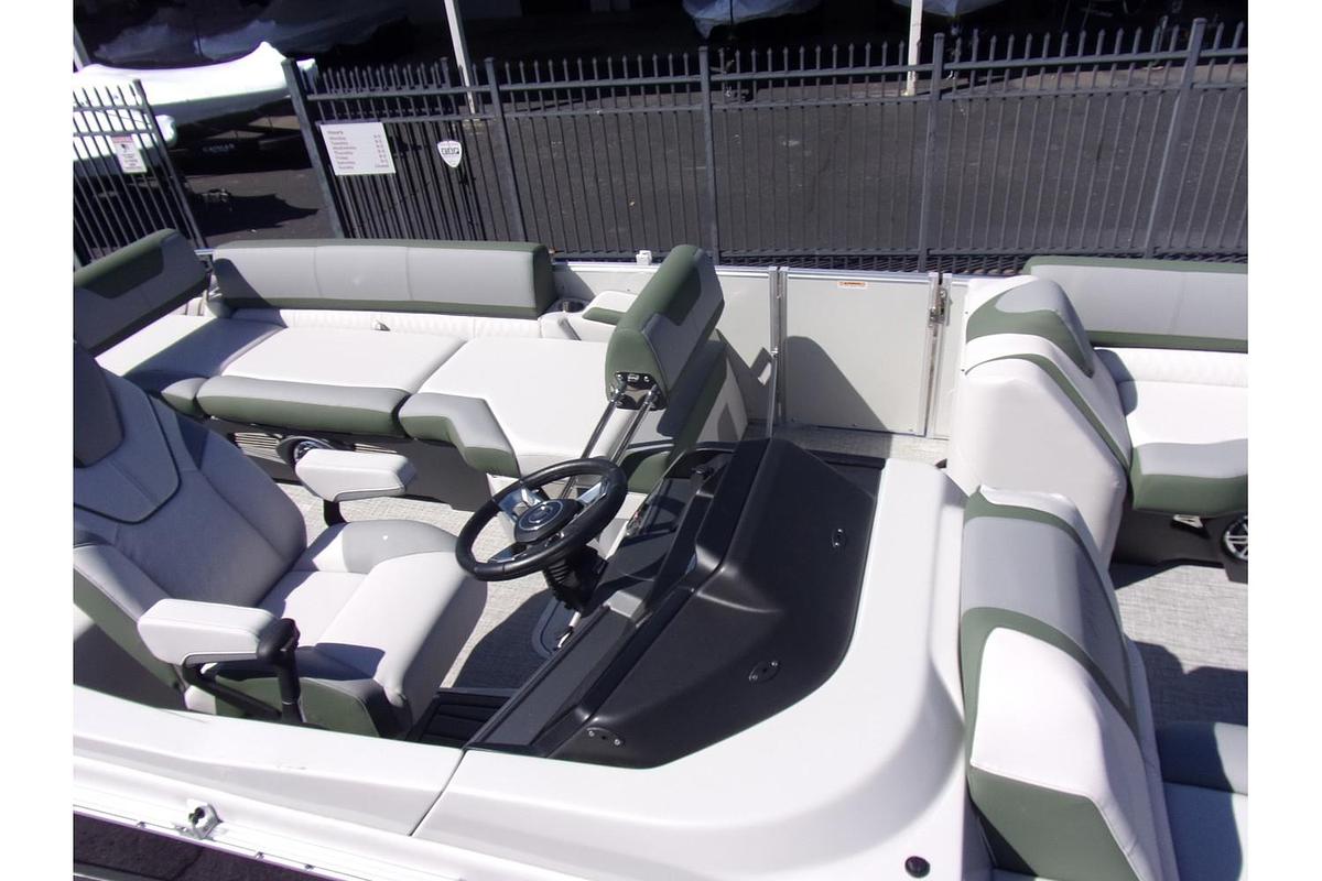 2025 Avalon Catalina 23' Quad Lounger Shift triple log with a Mercury 250 Pro XS