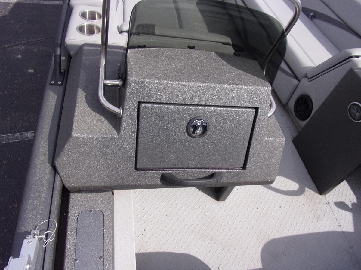 Used 2022 SeaArk Big Easy - with only 3 hours!