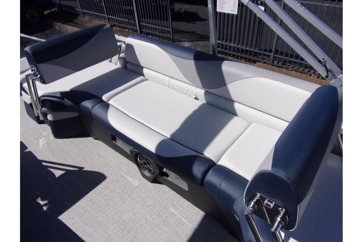 2025 Avalon 25 LSZ Quad Lounger Shift triple log with Mercury 250 Pro XS 4-stroke