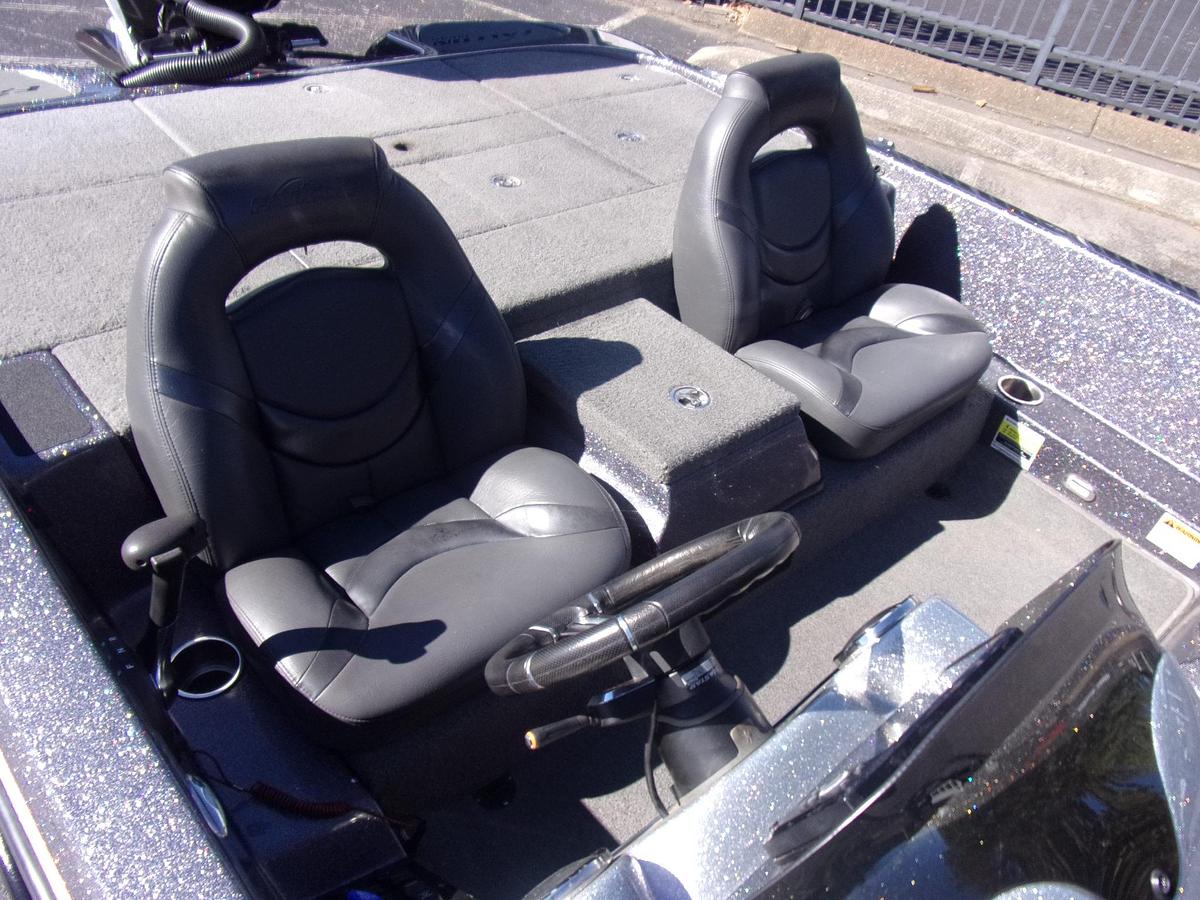 Used 2019 Falcon F 195 with 2024 Mercury 200 Pro XS w/27 hours and Platinum warranty until 2030