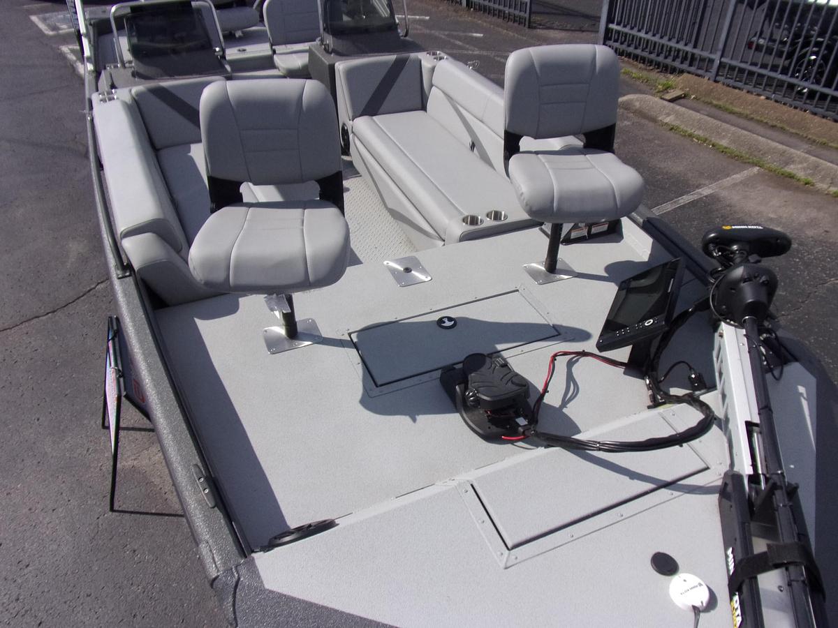 Used 2022 SeaArk Big Easy - with only 3 hours!