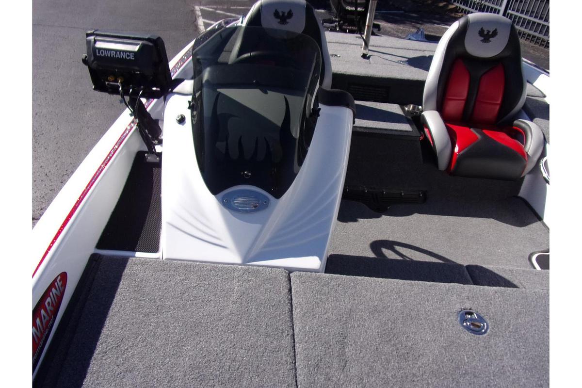 Used 2018 Phoenix Boats 618 Pro - like new with only 20 hours!