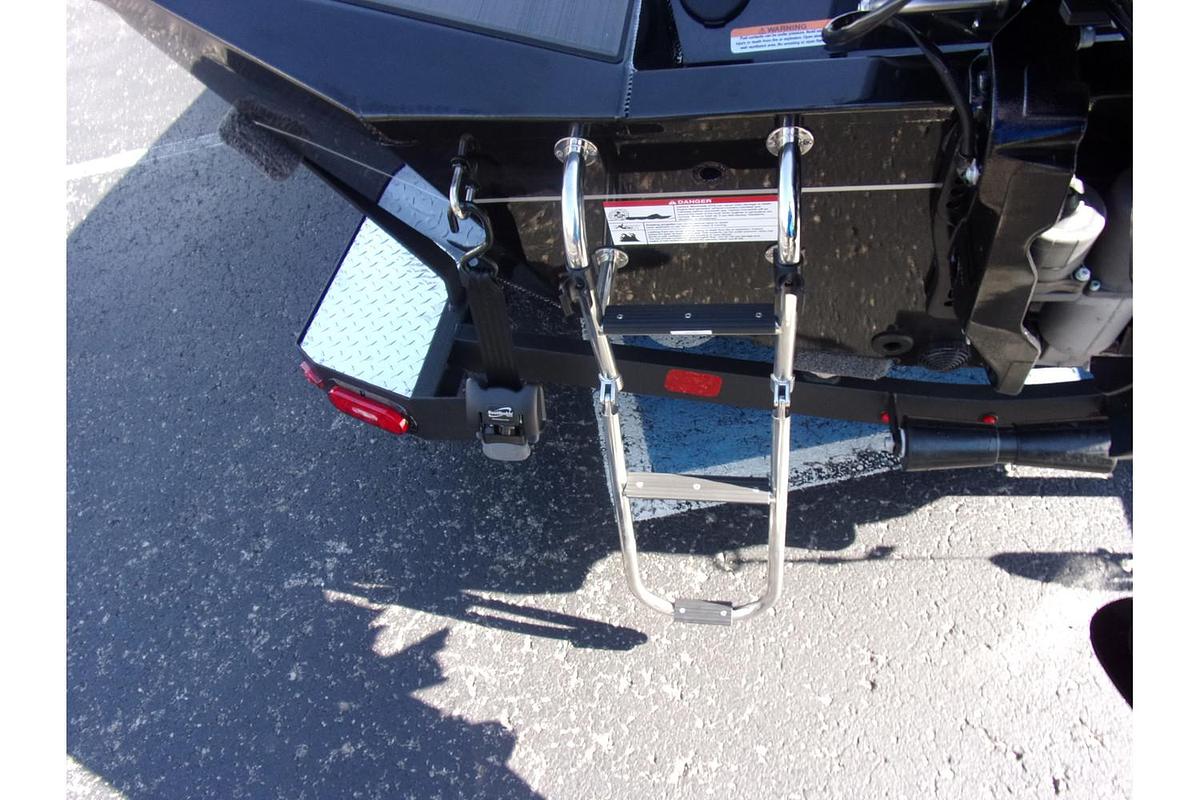 2026 Vexus AVX 189 Defender