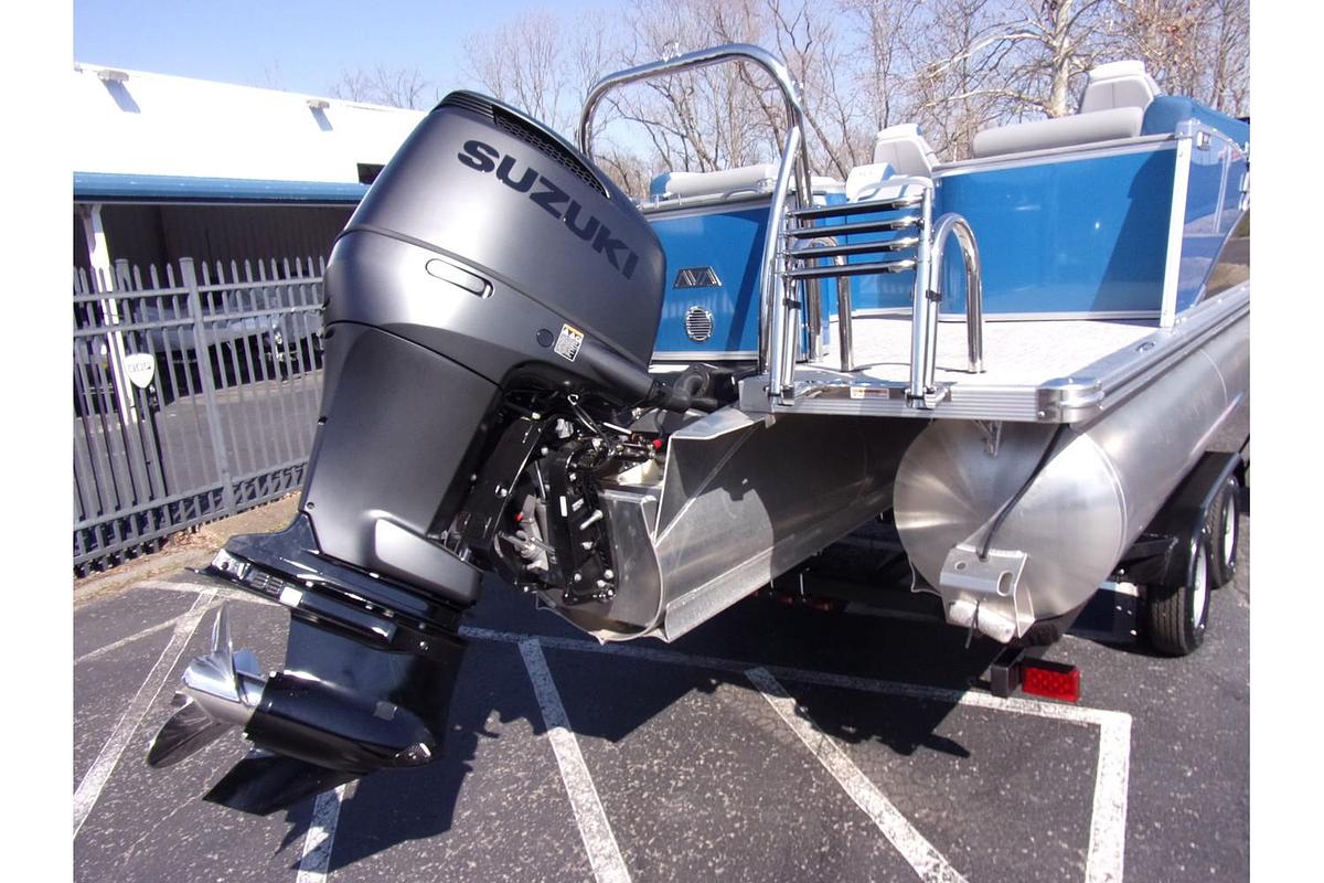 2025 Avalon Catalina 23' Quad Lounger triple log with Suzuki 250