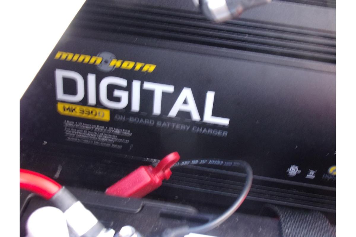 Used 2018 Phoenix Boats 618 Pro - like new with only 20 hours!