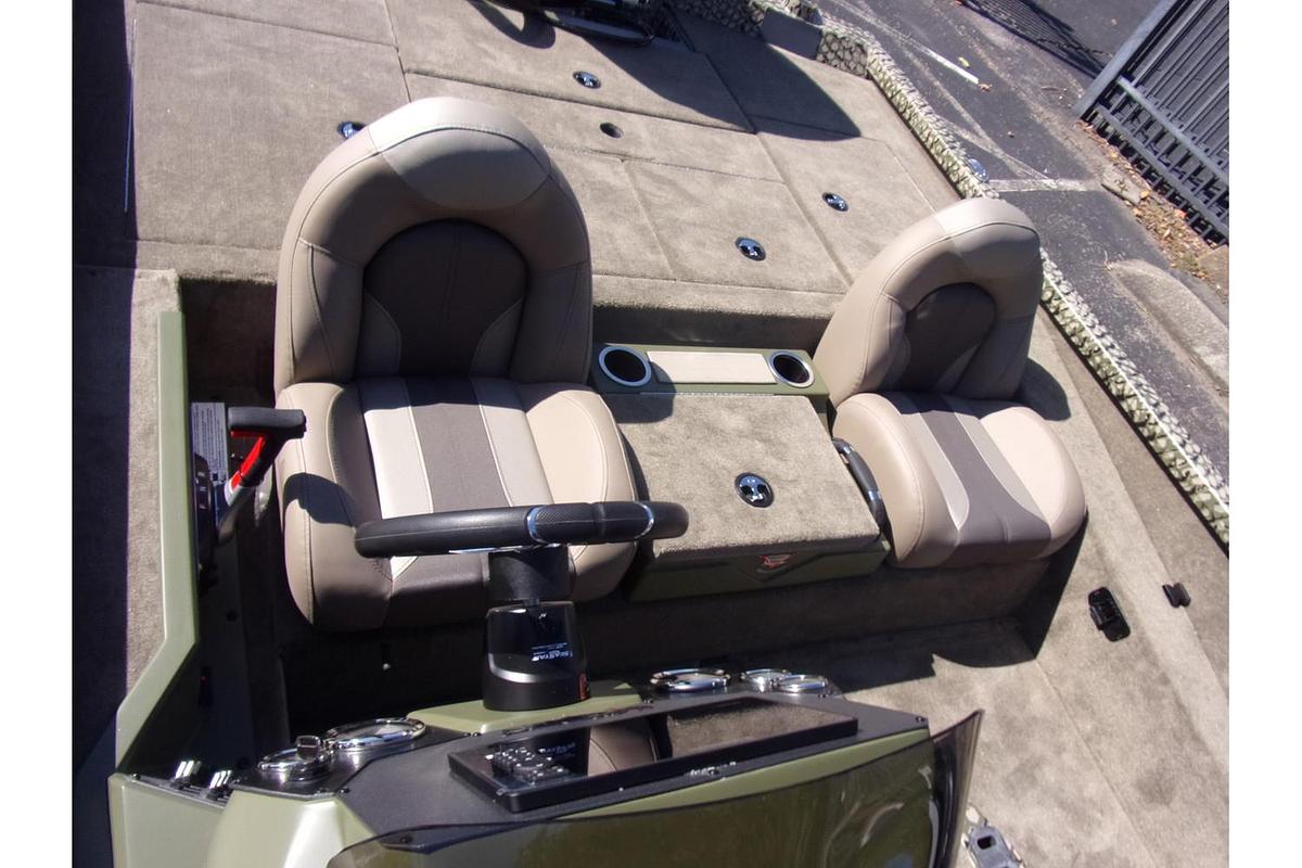 2026 Vexus AVX 1880 with Hex Vex camo