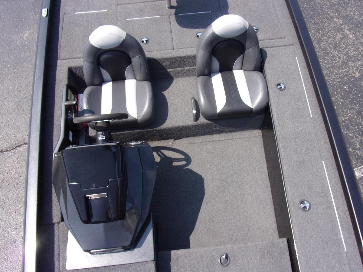 Used 2021 Vexus AVX 189 C with Mercury 115 Pro XS 4-stroke