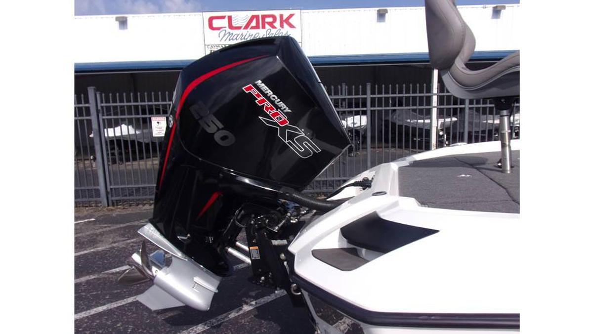 Used 2020 Vexus VX20 with only 30 HOURS!