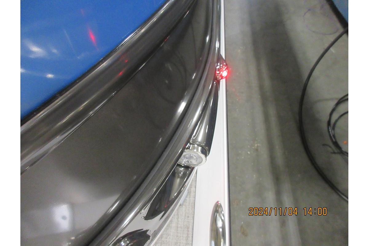 2025 Avalon Catalina 23' Quad Lounger triple log with Suzuki 250