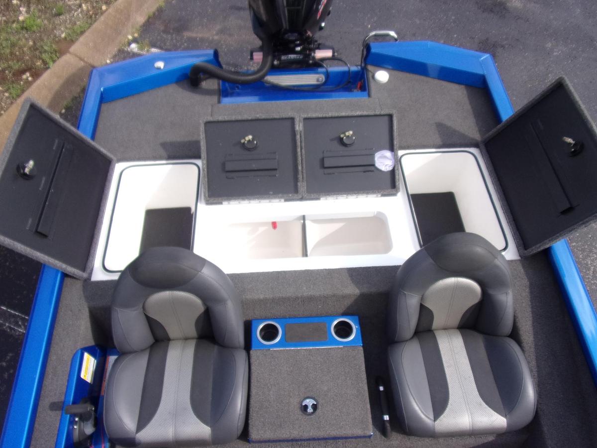 Used 2020 Vexus AVX 2080 with Mercury 200 L Pro XS 4-stroke with only 130 hours