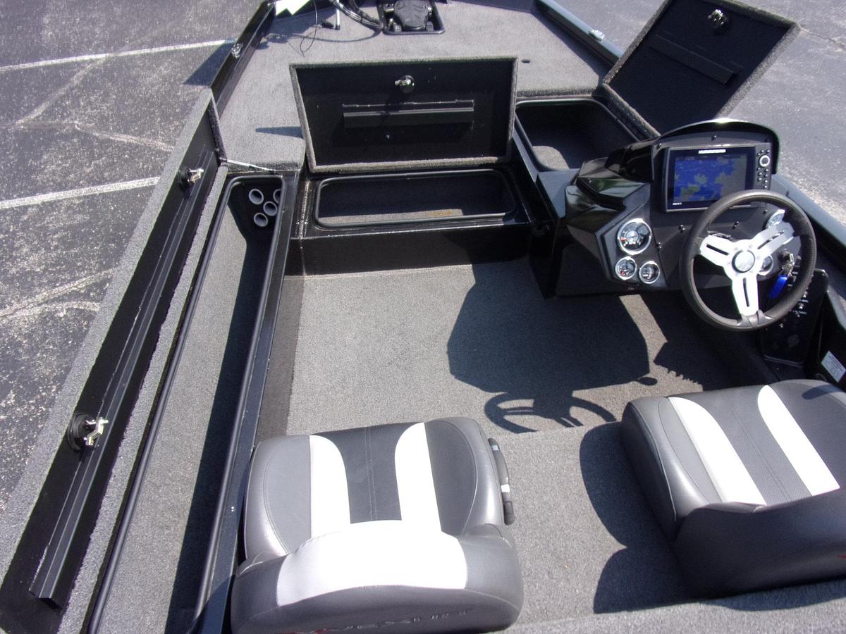 Used 2021 Vexus AVX 189 C with Mercury 115 Pro XS 4-stroke