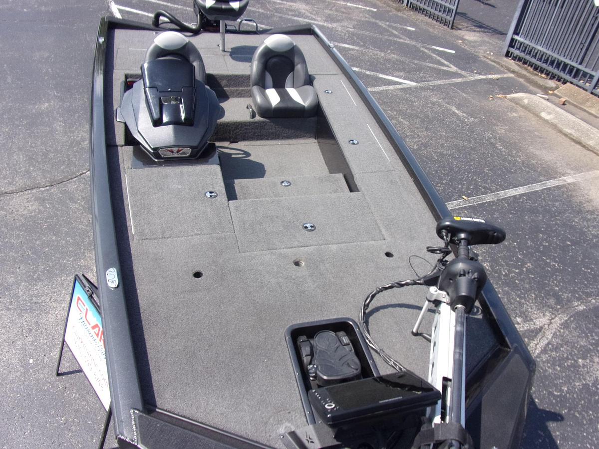 Used 2021 Vexus AVX 189 C with Mercury 115 Pro XS 4-stroke