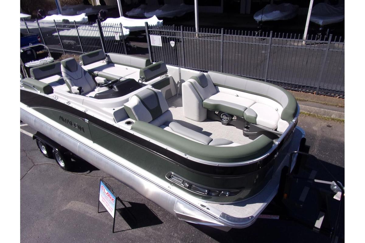 2025 Avalon Catalina 23' Quad Lounger Shift triple log with a Mercury 250 Pro XS