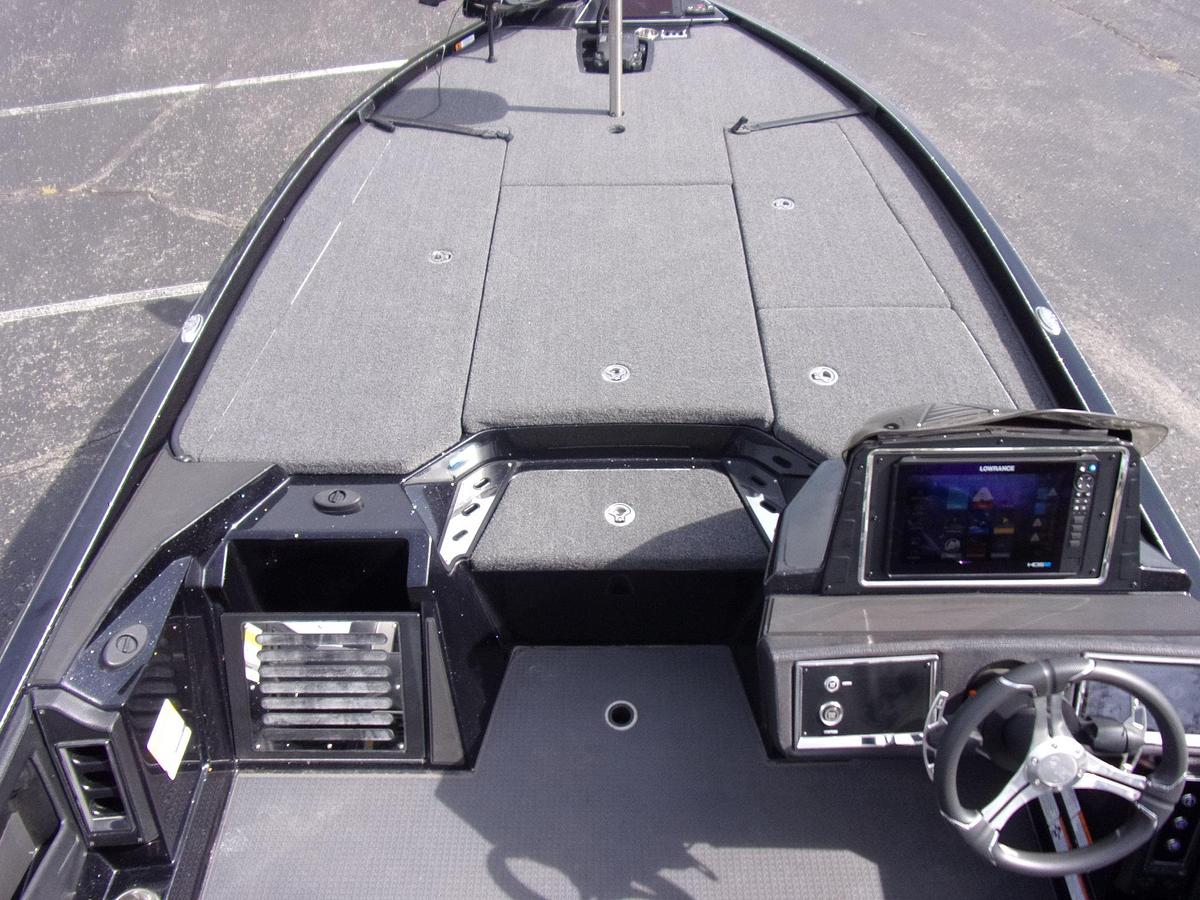 Used 2024 Ranger Z 521 R Ranger Cup with POINT 1 engine hour (not 1 hr - point 1 hr)!