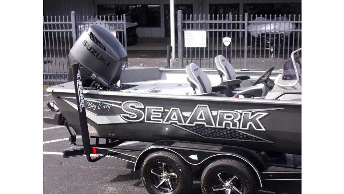 2026 SeaArk Big Easy with Suzuki DF 250 SS