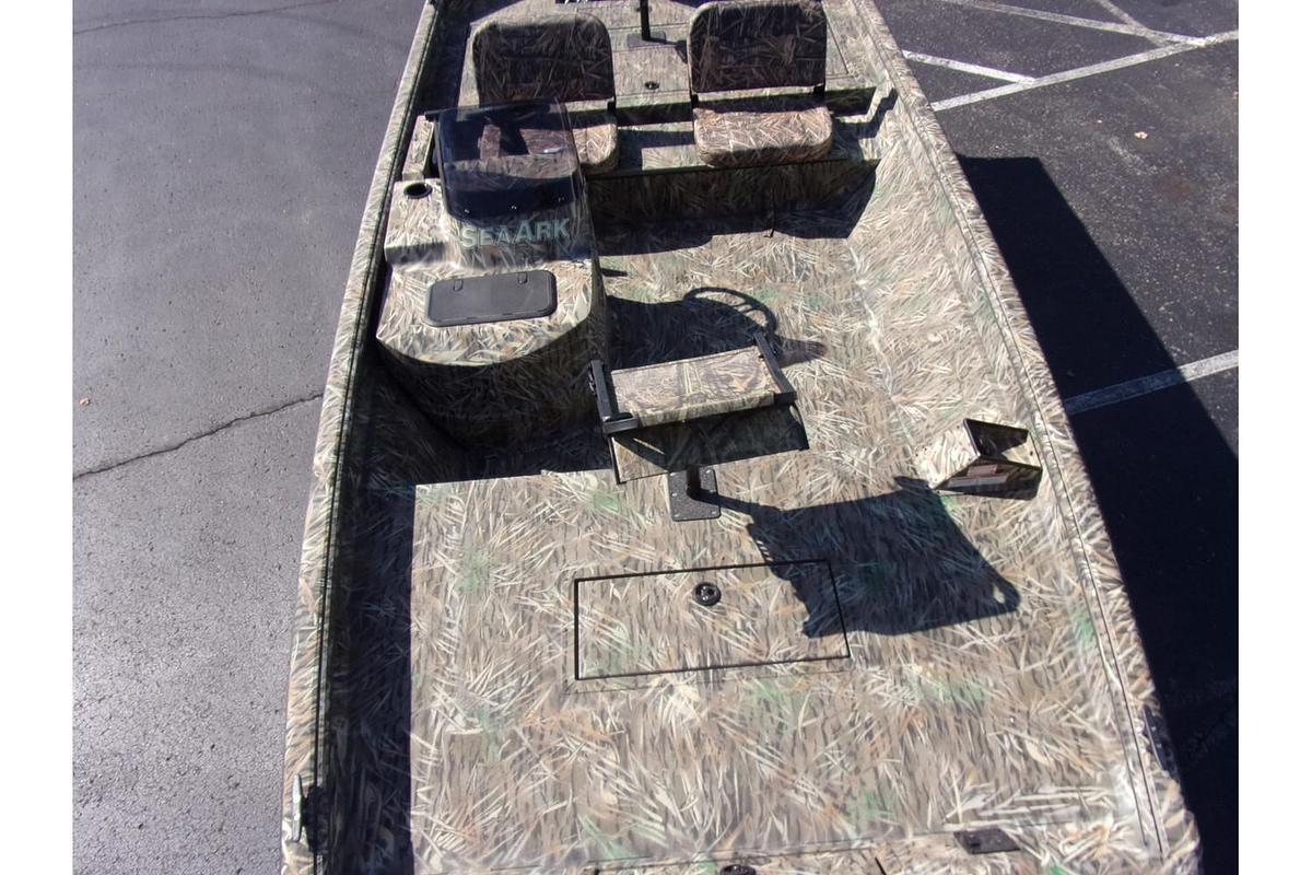 2025 SeaArk Phantom 20 XV Side Console