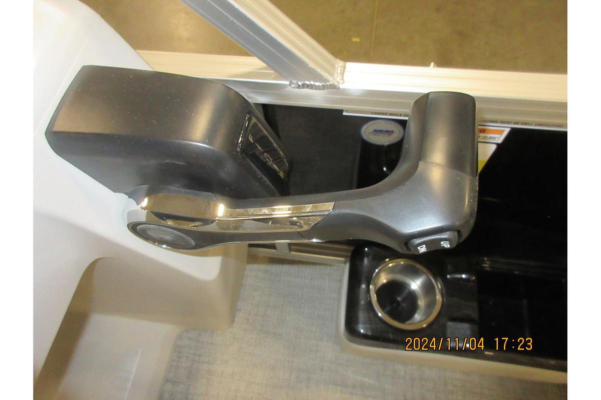 2025 Avalon Venture 85 Quad triple log with trailer