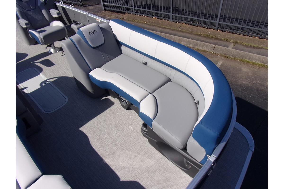 2025 Avalon Catalina 23' Quad Lounger triple log with Suzuki 250