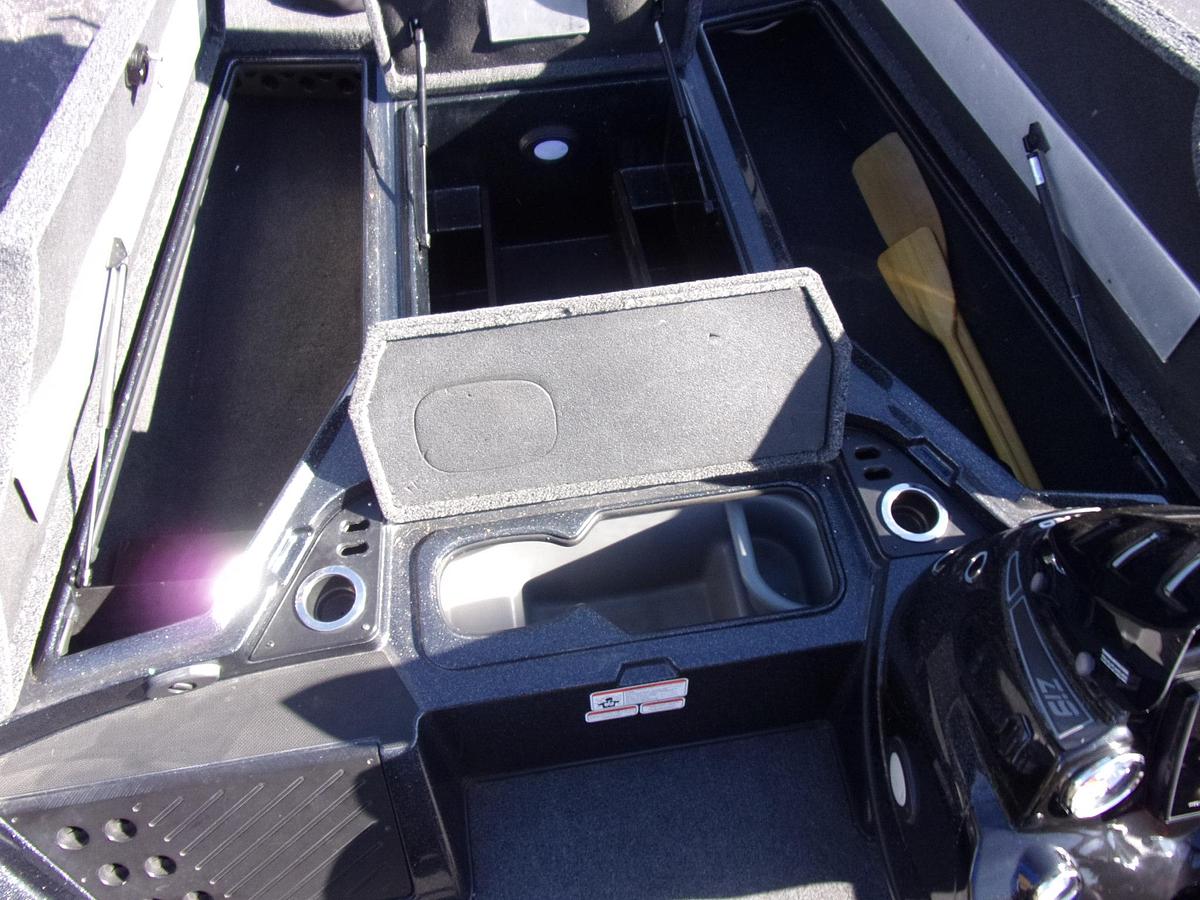 Used 2019 Nitro Z 19 with 200 4-stroke, Spot Lock, 10' Blades, 3 H'Bird units