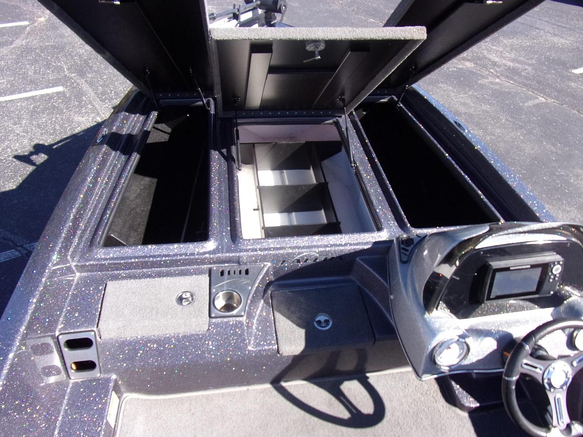 Used 2019 Falcon F 195 with 2024 Mercury 200 Pro XS w/27 hours and Platinum warranty until 2030