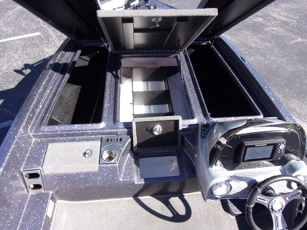 Used 2019 Falcon F 195 with 2024 Mercury 200 Pro XS w/27 hours and Platinum warranty until 2030