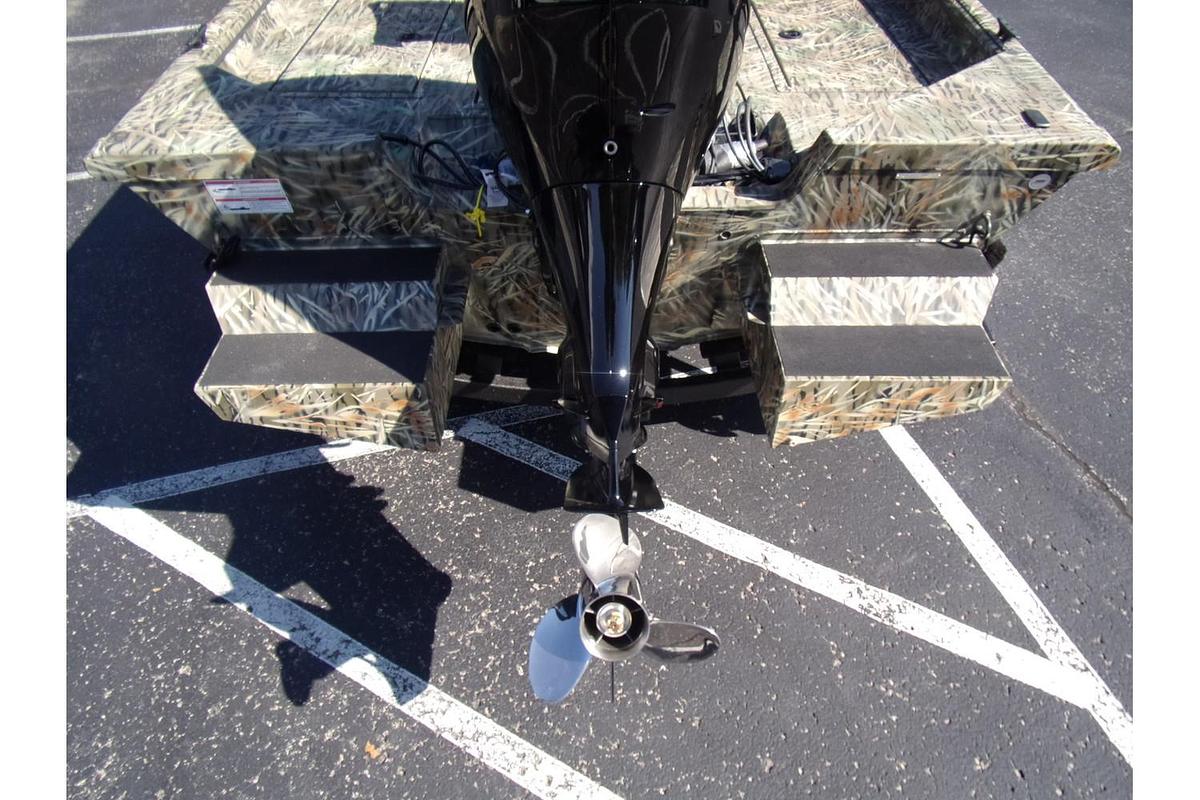 2025 SeaArk Phantom 20 XV Side Console