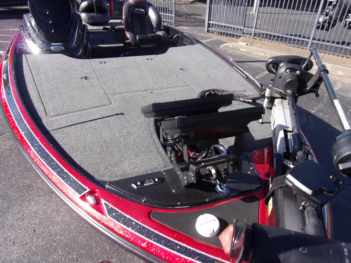 Used 2019 Nitro Z 19 with 200 4-stroke, Spot Lock, 10' Blades, 3 H'Bird units