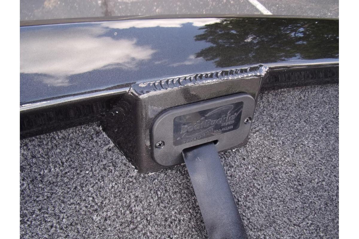 2026 Vexus AVX 2100 Blackout