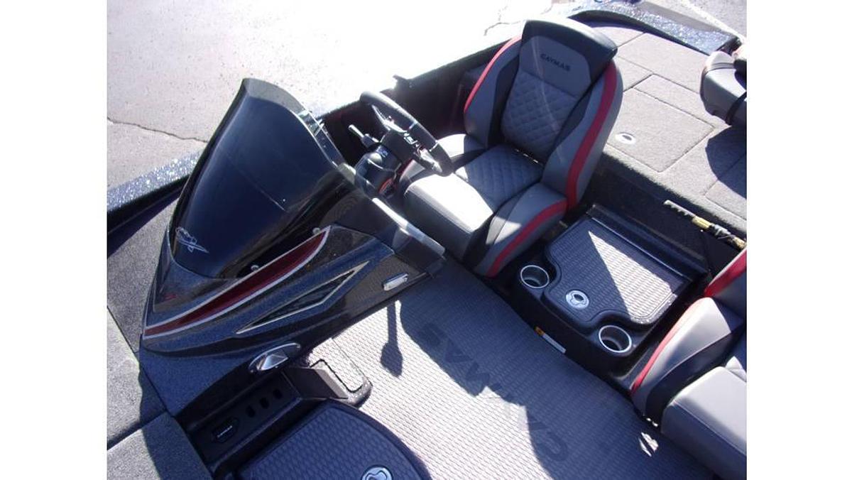 Caymas NEW 2023 CX 19 with a Mercury 225 Pro XS