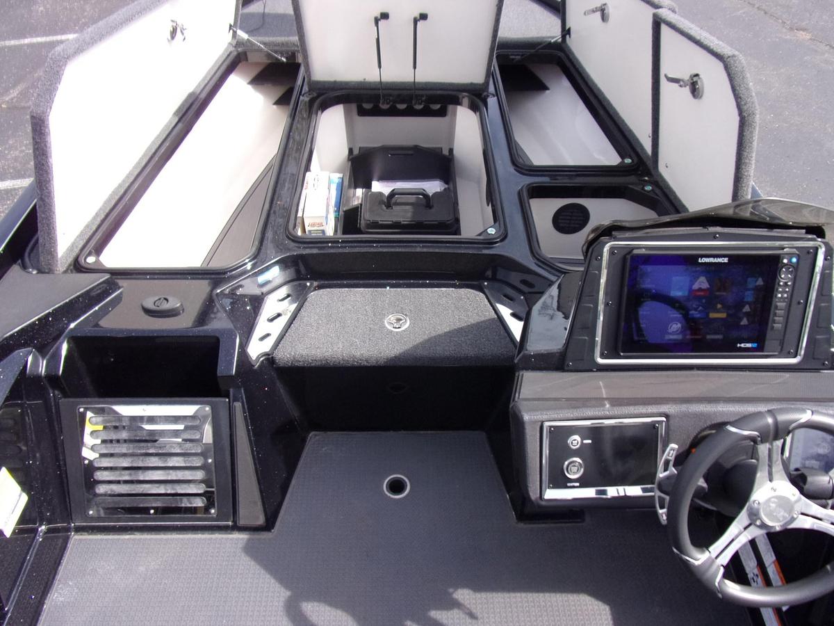 Used 2024 Ranger Z 521 R Ranger Cup with POINT 1 engine hour (not 1 hr - point 1 hr)!