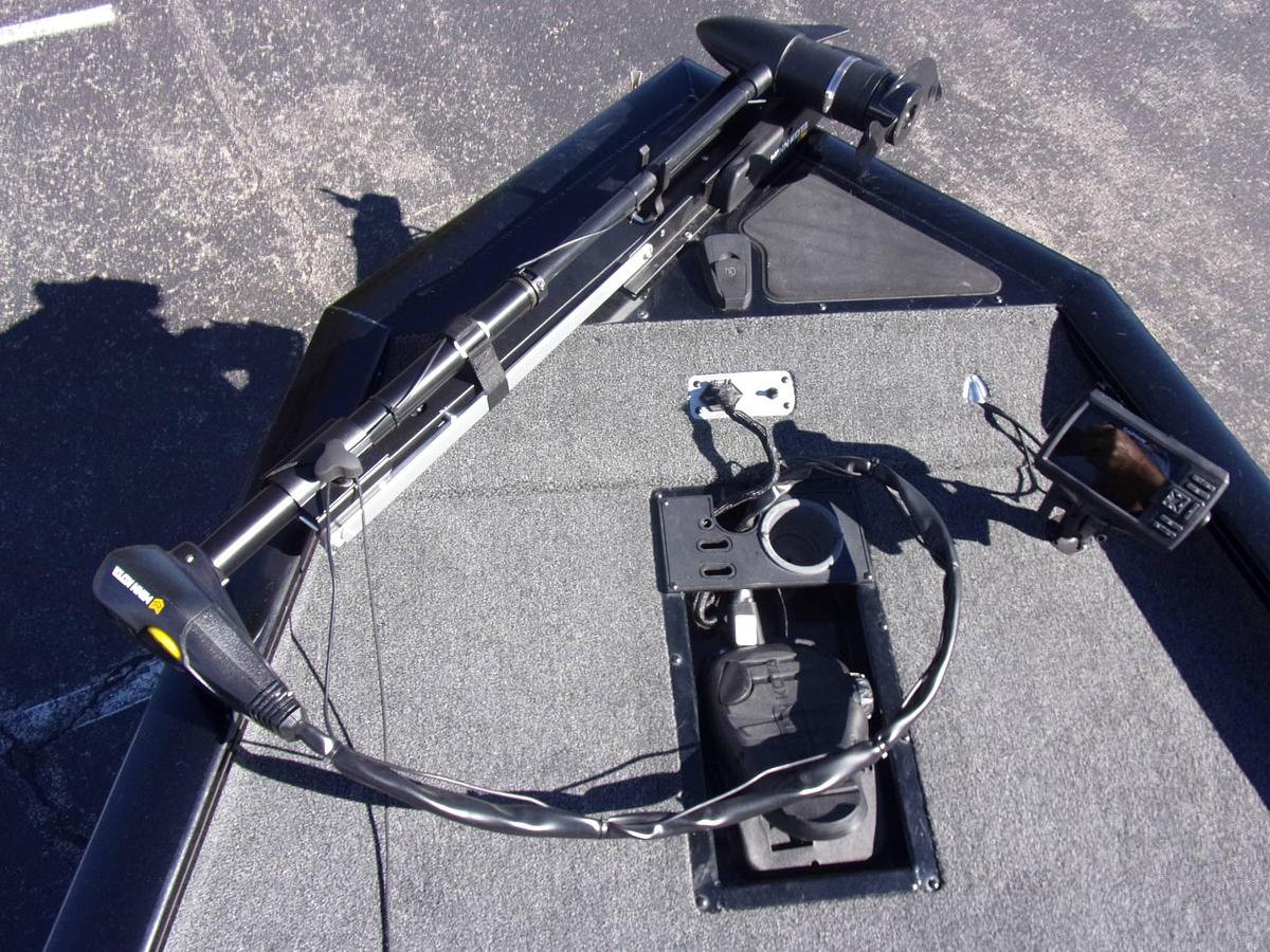 Used 2017 Tracker 175 TXW with Mercury 75 4-stroke, brand new carpet, Garmin 93 SV and Power Pole
