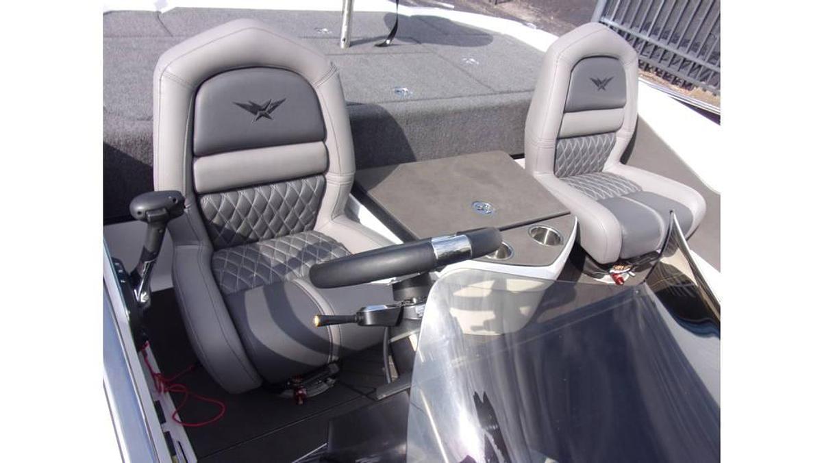 Used 2020 Vexus VX20 with only 30 HOURS!