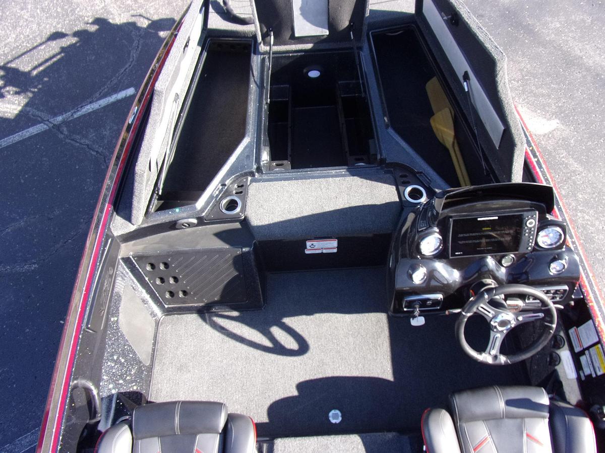 Used 2019 Nitro Z 19 with 200 4-stroke, Spot Lock, 10' Blades, 3 H'Bird units